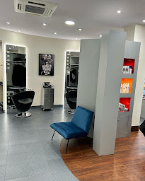 Photo n°6 de Karine B. Coiffure à Vétraz-Monthoux (Salon de coiffure)