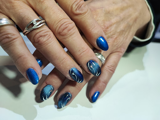 Bei Melly / Friseur - Fingernagel Fachstudio Melany Büttner - Thumbnail