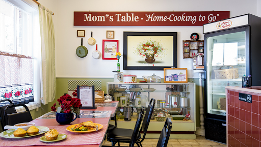 Mom's Table - Visual