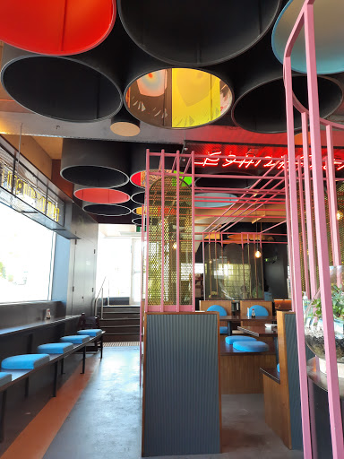 kurukuru ramen shop