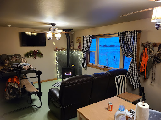 Shedhorn Cabins & Horse Motel - Thumbnail