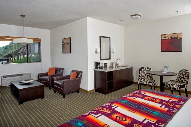 Ainsworth Hot Springs Resort