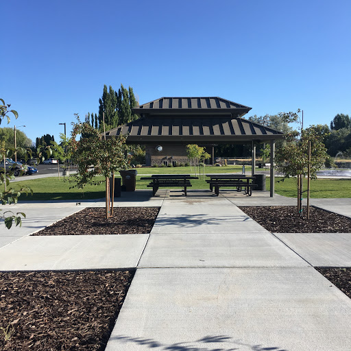 Stuart Park Splash Pad - Thumbnail