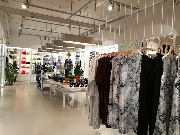 Marimekko Herttoniemi Outlet, Kirvesmiehenkatu 7, 00880 Helsingfors, Suomi