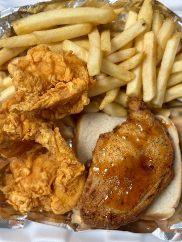 Daiqs Bar & Grill by null