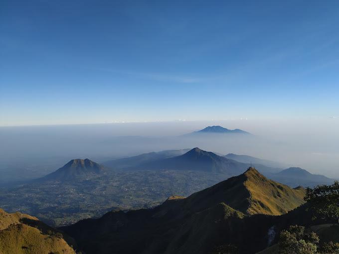 Salah satu spot puncak di Gunung Merbabu