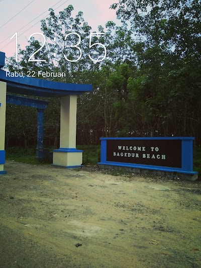 Photos of Pintu Jalan Utama Menuju Pantai Bagedur