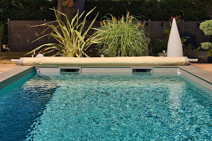 Photo n°16 de OCEAZUR A MICKAEL PISCINES à Porte des Pierres Dorées (Société de construction de piscine)