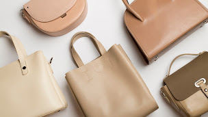 Photo n°1 de Celine Accessoires à Dordives (Magasin de maroquinerie)