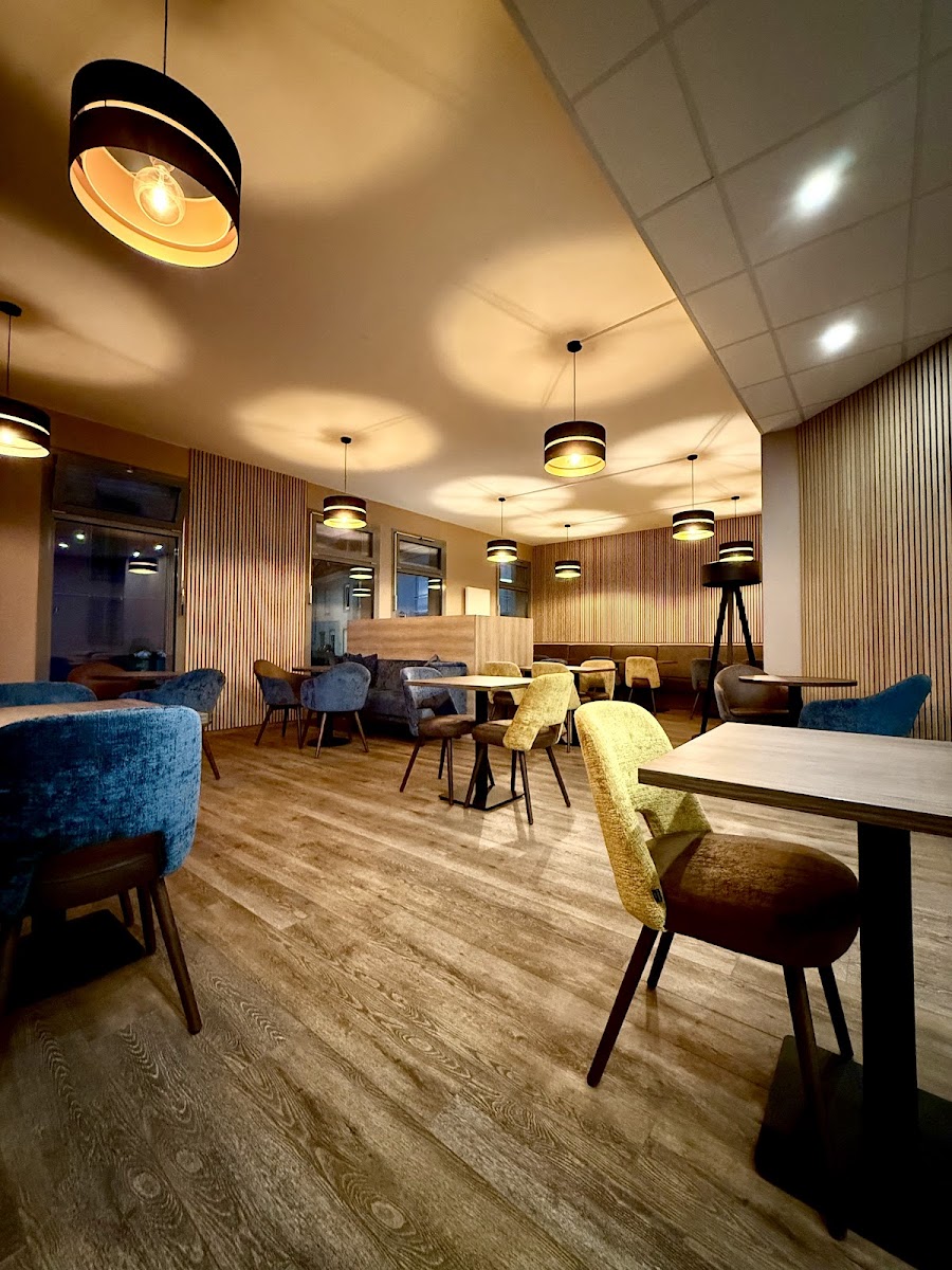 Coffee Shop — photo 1