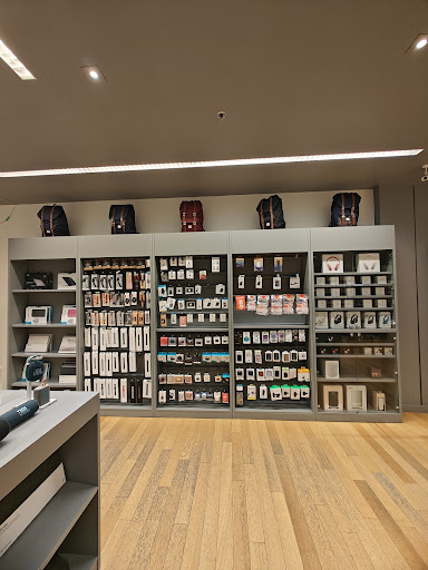 Jump+ Apple Premium Retailer (Barrie) - Thumbnail