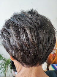 Photo n°18 de SO-GLAD COIFFURE à Aubergenville (Salon de coiffure)