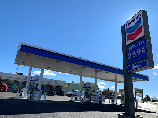 Chevron Howdy's - Visual