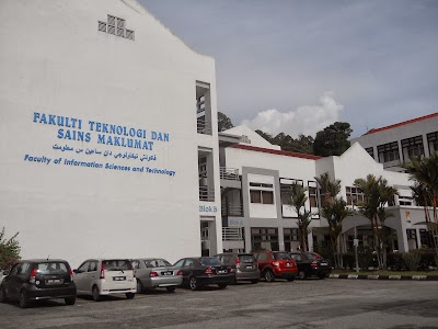 photo of Faculty of Information Science and Technology