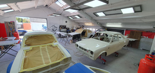 Gavin Pink At The Paint Shop - Thumbnail