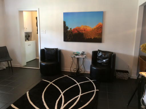 Spotlight Salon - Thumbnail
