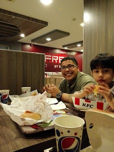 KFC rawalpindi Zarkoon Plaza