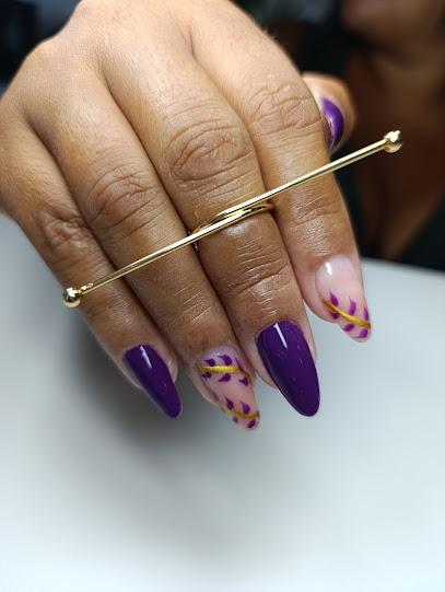 Viviane Fernandes Esmalteria
