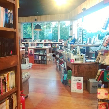 Librería Libros + Café, Author: Luciana Amalia Munoz