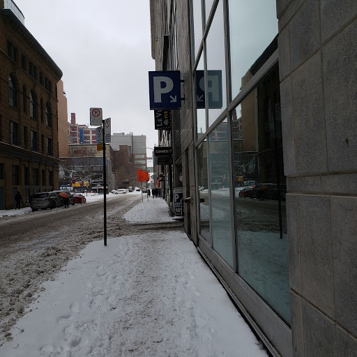 Stationnement Indigo Montreal M211 - Altitude Montreal Gallery - Canada