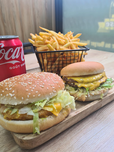 Photo 3 - BURGER HOUSE