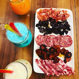 Photo n°35 de Italia Pizza à Marseille (Cave à vins)