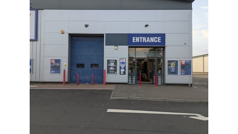 Screwfix Livingston photo 3