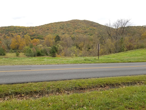 Blueridge Parkway Visitor Center Parking Lot Gallery - United States