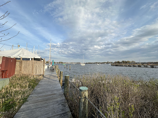 Pirates Cove Restaurant and Dock Bar - Thumbnail
