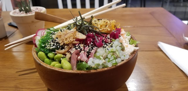 Poke Saigon Ly Tu Trong