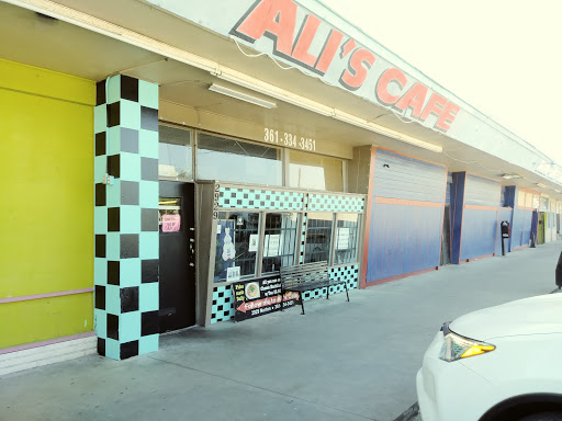 Ali's Cafe - Visual