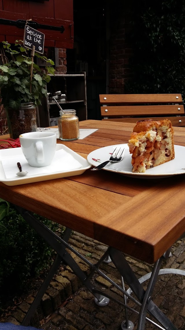KOFFIESCHENKERIJ DE OUDE KERK