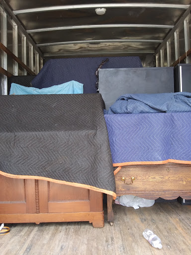 Do-It Yourself Storage - Visual