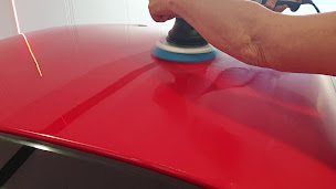 Photo n°2 de TESLA APPROVED BODY SHOP MONTMARTIN CARROSSERIE ALU à Clermont-Ferrand (Atelier de carrosserie automobile)