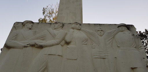 Soviet War Memorial, Lubben - Thumbnail