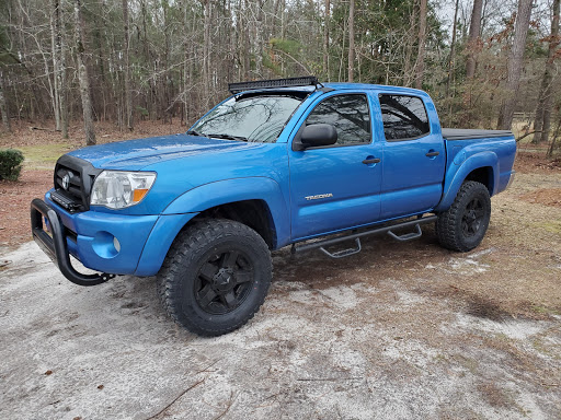 Bladen Express Lube & Tire Inc - Thumbnail