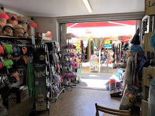 Photo n°1 de Le Grand Bazar à Palavas-les-Flots (Magasin d'articles de plage)