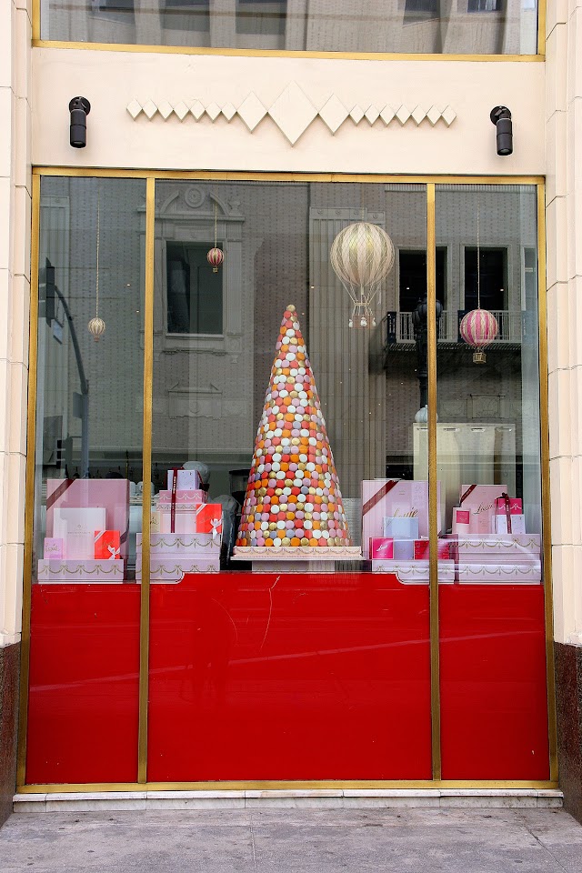 Bottega Louie