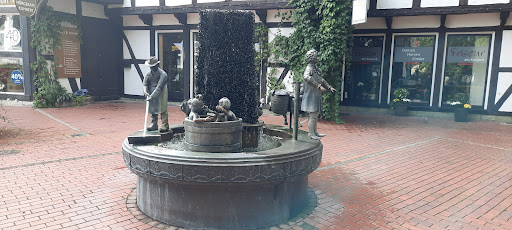 Bonifatius-Brunnen, Bad Sassendorf - Bonifatius Stirnberg (1986) - Thumbnail