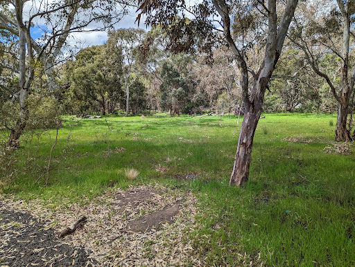 Greenvale Recreation Reserve Dog Off Leash Area - Thumbnail