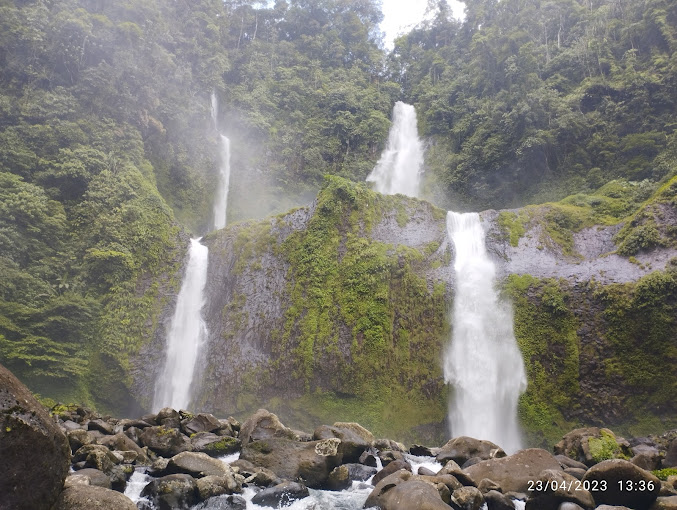 Air Terjun Curug Sembilan