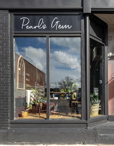 Pearl's Gem Home Decor Boutique Logo