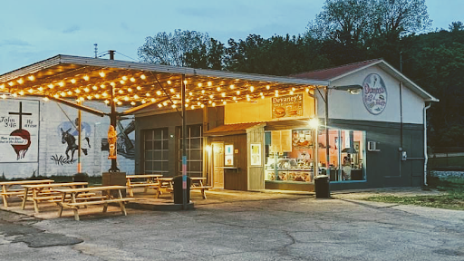 Devaney's Eats & Treats - Visual