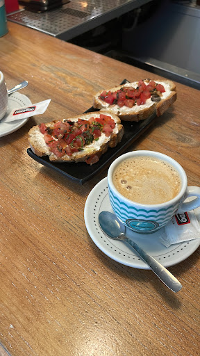 Cafeteria deja vu - Visual