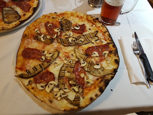 Ristorante Pizzeria alle Rose - Specialita' Baccala' e Pizze alla Soia