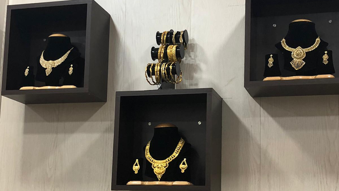 Dhunna Jewellers Jewellery Store in Main Bazar
