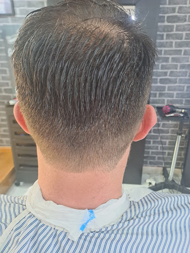 Barbershop JB Peluquería y Estética Unisex - Thumbnail