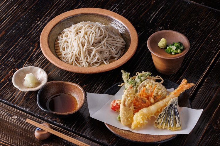 更科そばとぼたん鍋の店 正家 生田新道店