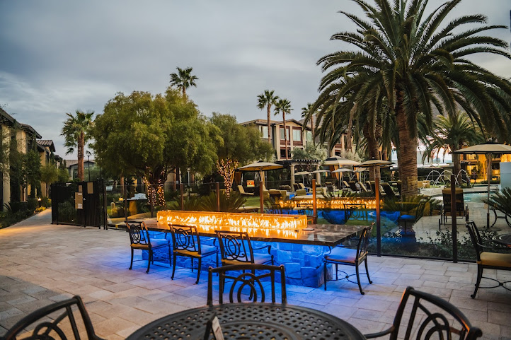 Becca Restaurant & Lounge by null