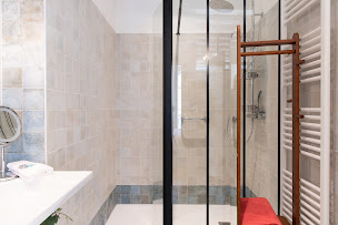 Photo n°20 de La Little Maison - Chambres d'hôtes / Le Little Bistro - Bar & Musique à Loches (Bistro)